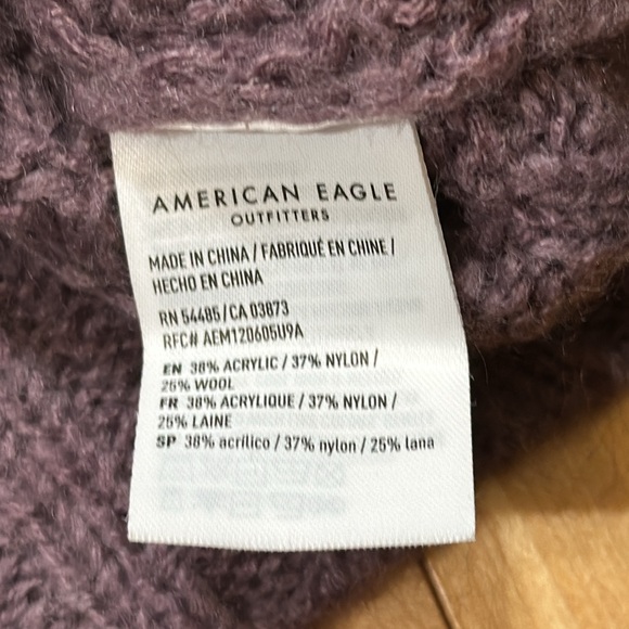 American Eagle V Neck Cable Knit Sweater - Picture 4 of 7